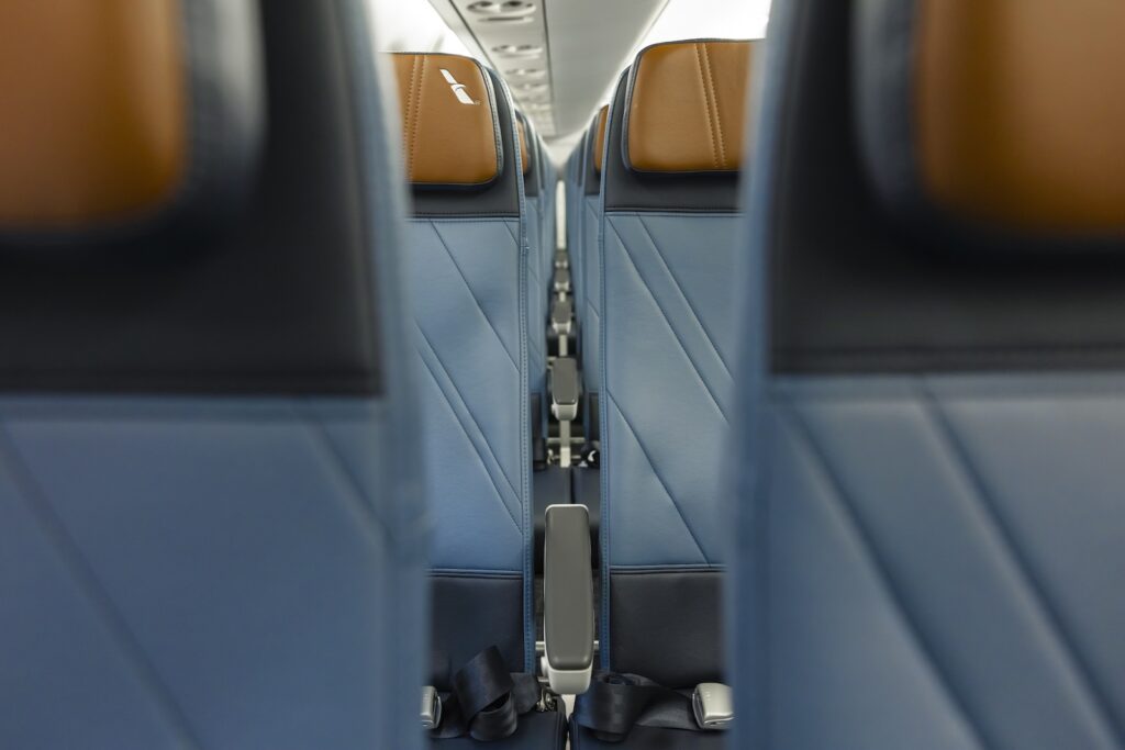 Recaro R2 Embraer E175