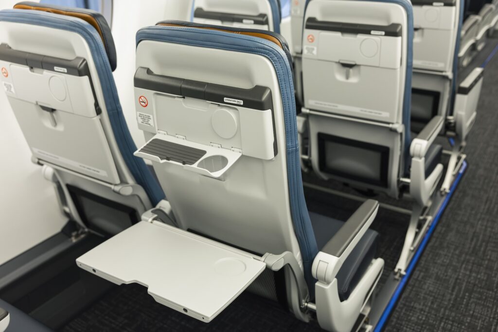 Recaro R2 Embraer E175